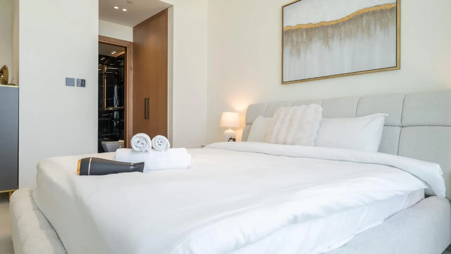 Skyline Views In This 1 Bedroom At Binghatti Onyx Dubai 0*,